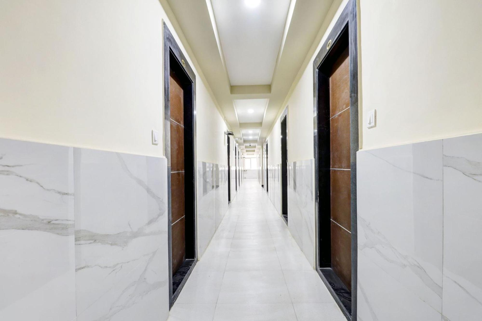 Super Hotel O Sri Harshitha Grand Near Zudio - Star Bazaar, Kundalhalli Gate Бангалор Экстерьер фото